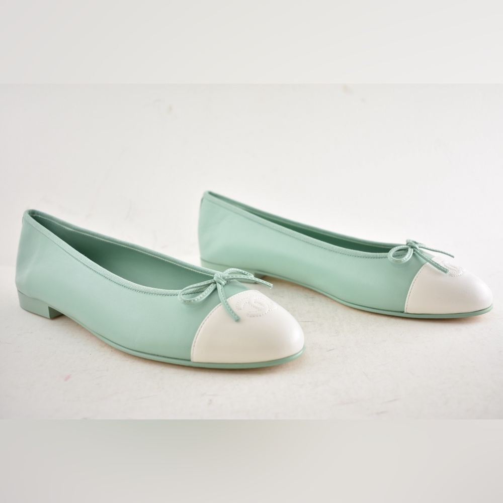 Chanel 26S Mint Green White Lambskin Leather CC Logo Ballet Ballerina Flat 37.5 - Picture 4 of 16